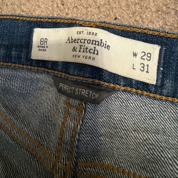 Abercrombie & Fitch Distressed Stretch skinny jeans size 8R - Picture 9 of 9